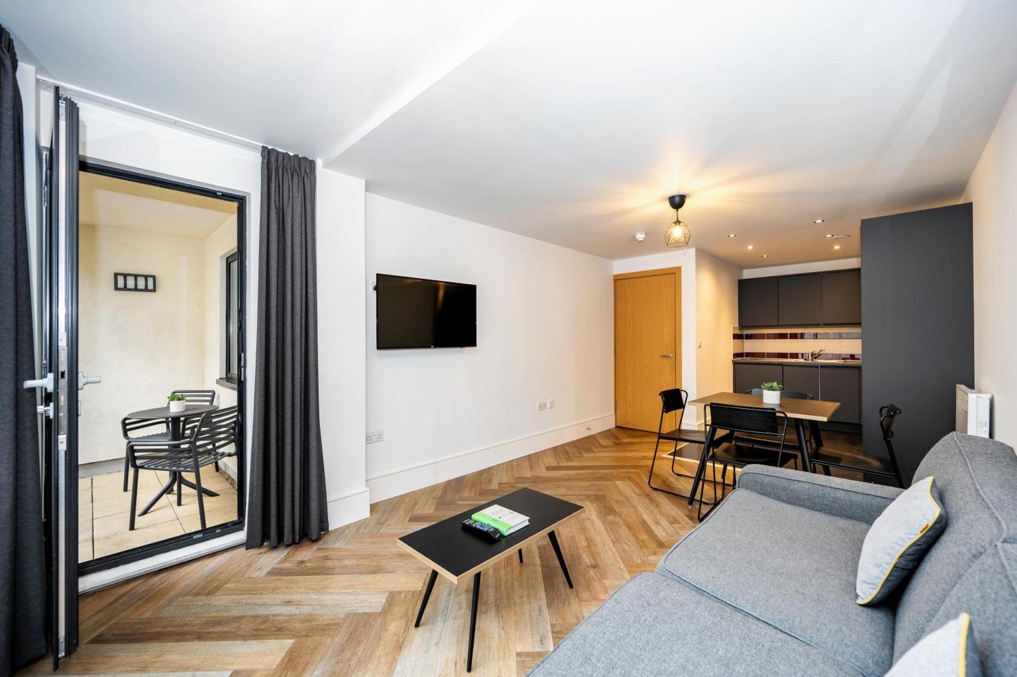 One-Bedroom Apartment